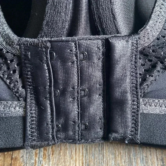 * NWOT*  Wacoal | Underwire Bra - Picture 3 of 5